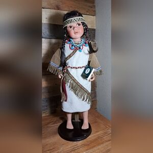 Geppeddo Native American Porcelain Doll Collector Series‎